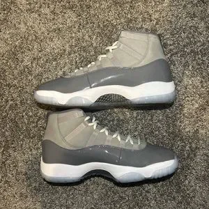 Cool grey 11s bottom is kinda dirty but shoes are very well in good condition Jordan | Shoes | Cool Grey 1s Bottom Is Kinda Dirty But  main image 2